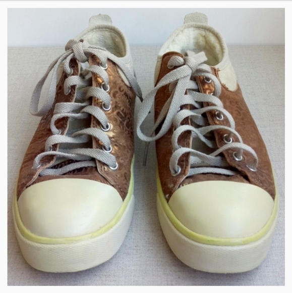 UGG Women US 8 Leather Fabric Lace-Up Sneakers - Picture 3 of 8